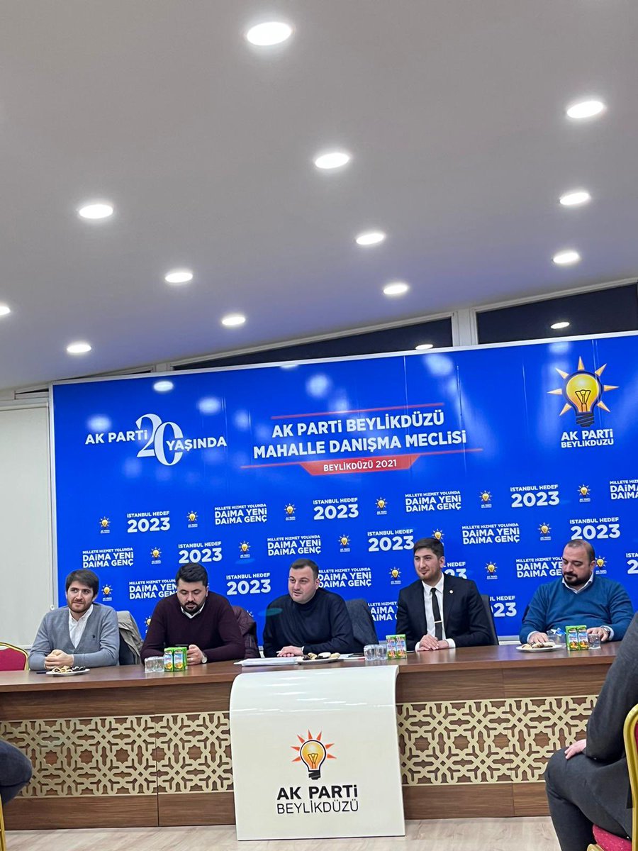 OsmanTomakin's tweet photo. 📍 Beylikdüzü

Ülkesi ve milleti için gece gündüz çalışan teşkilatımız ile bir araya geldik.

Davamızın peşinde nice güzel projeler üreterek 2023'e aşkla yürüyoruz. https://t.co/IeP6IFnZ7W