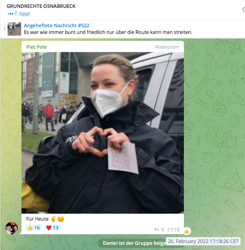 gtorges's tweet photo. Dieses Foto stammt übrigens NICHT aus #Osnabrück, lieber „Piet Pole“.
Es stammt von der illegalen #Querdenken-Demo letzes Jahr in #Kassel (#ks2003) im März 2021. https://t.co/GIx2Rg6Y6q