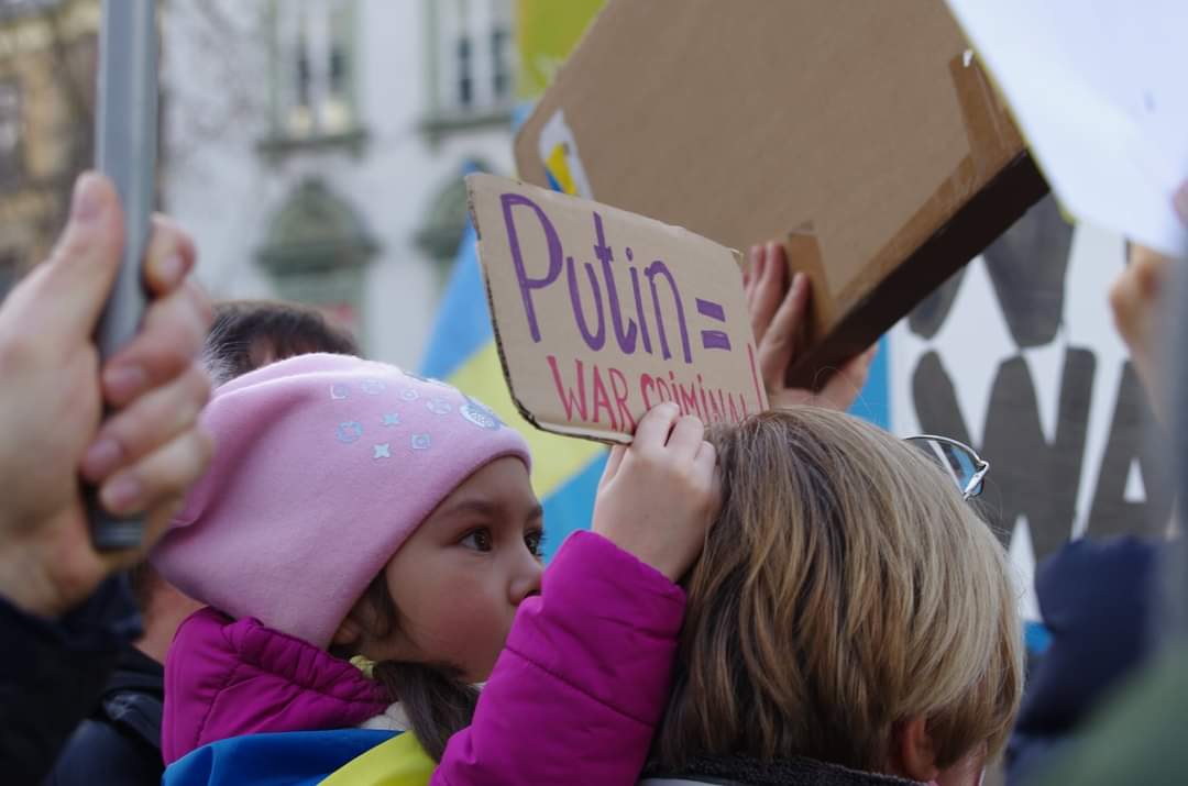 alexus_75's tweet photo. #Stuttgart #StandWithUkraine #Ukraine #WARINUKRAINE 26.02.2022 https://t.co/2lB5HLnWHk