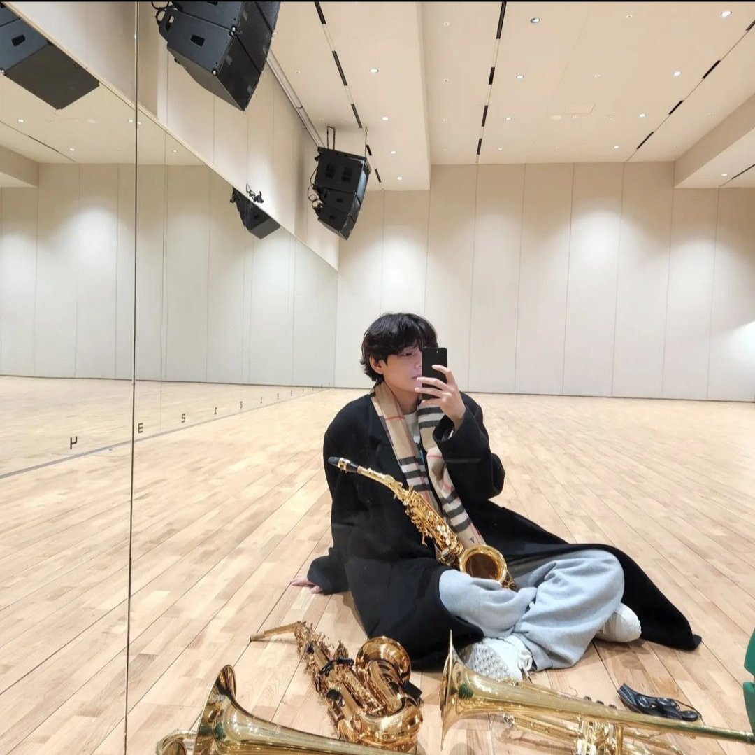 Taehyung Instagram update🦋