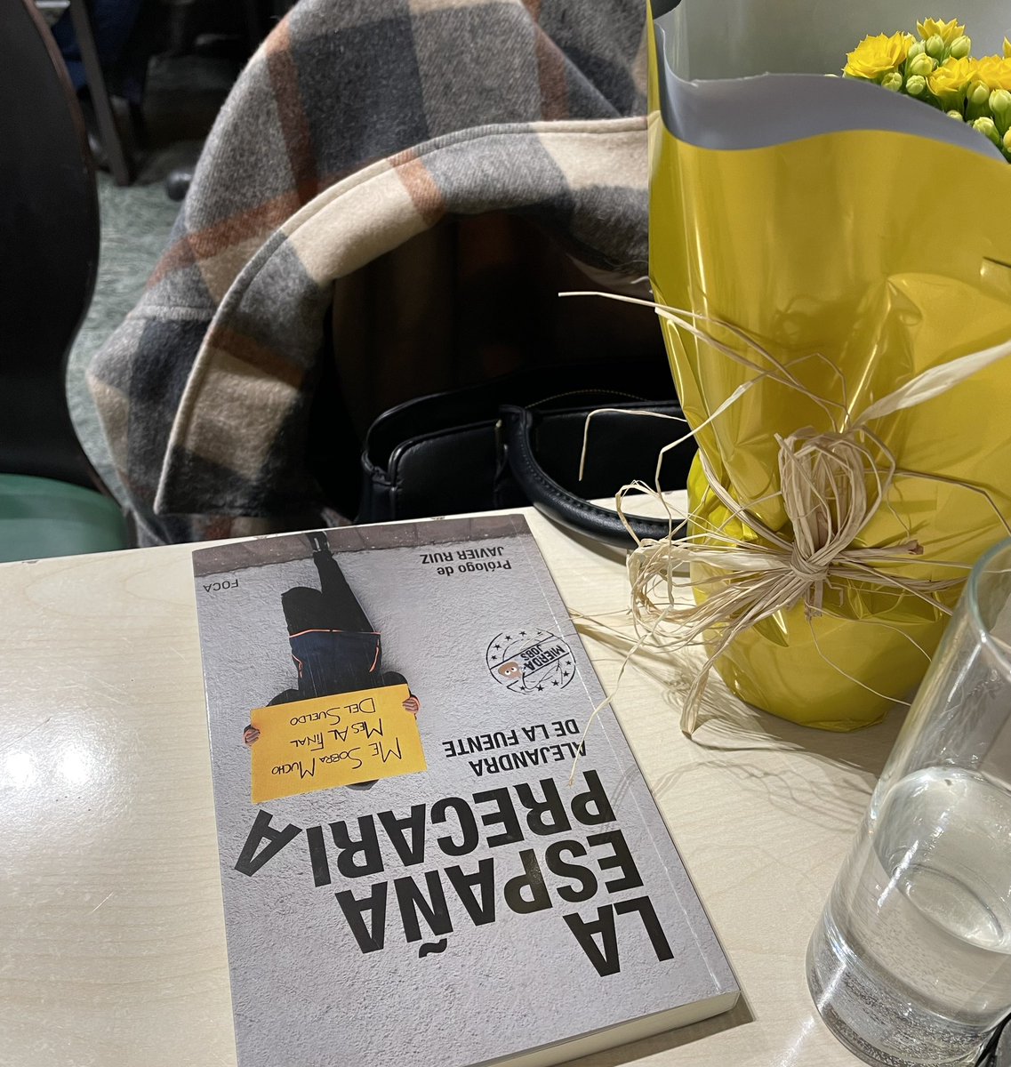 MdelcampoJ's tweet photo. Finally with me #LaEspañaPrecaria by @YoSoyAleFuente . En proceso de ser dedicado y todo!! 🤩 #WomeninBusiness  #womenpower https://t.co/r8vVEnq9Q5