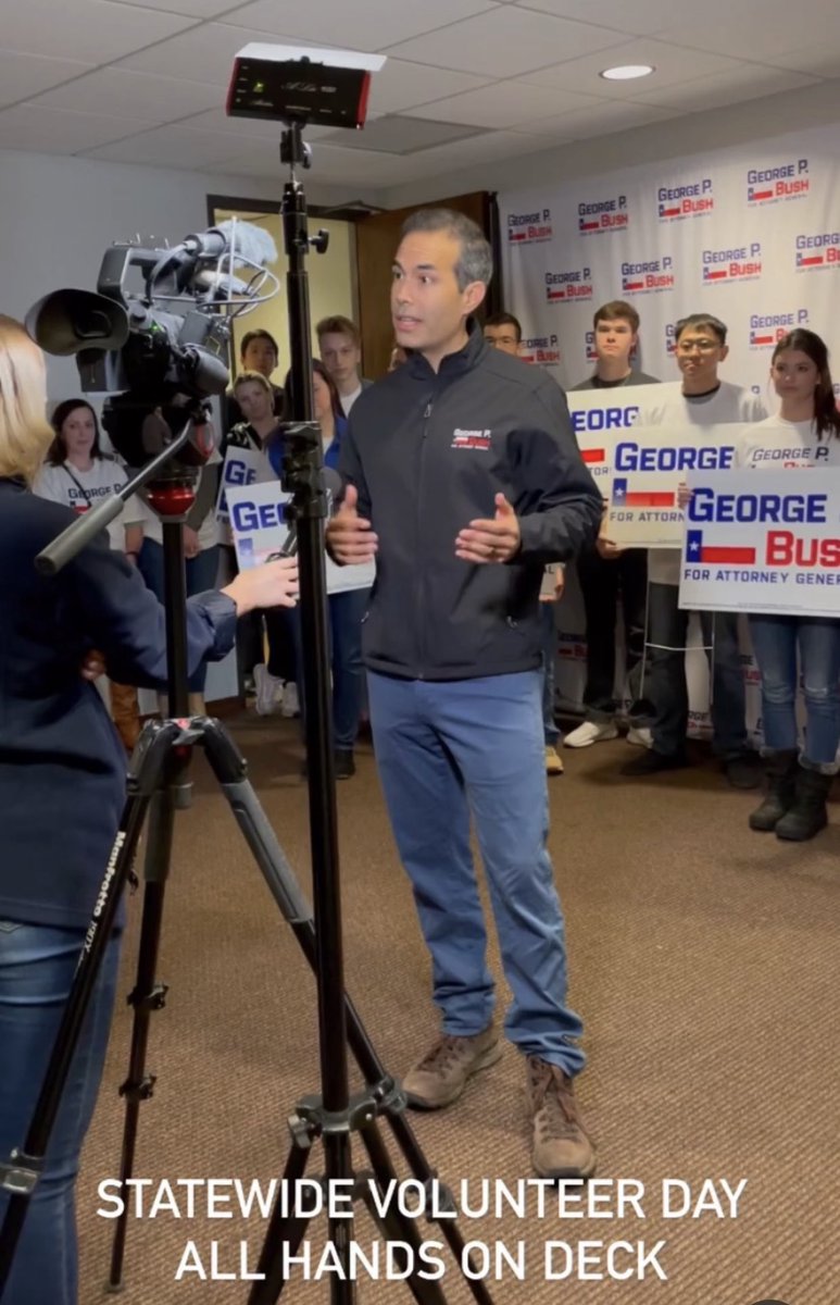 ChadWilbanks's tweet image. Huge turnout today with @georgepbush and @FoxNews. #TXAG