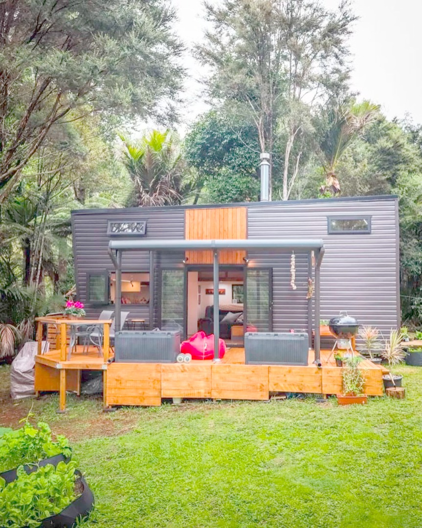 Contdexservices's tweet photo. I just published Shipping Container Homes for Sale. https://t.co/c2J6gRUwzQ Shipping container homes, greenhouses, and cabins. Our prefab shipping container homes kits are eco-friendly and affordable. Used shipping containers are also available EMAIL:Contact@contdex.com https://t.co/ahUt8bGZqB
