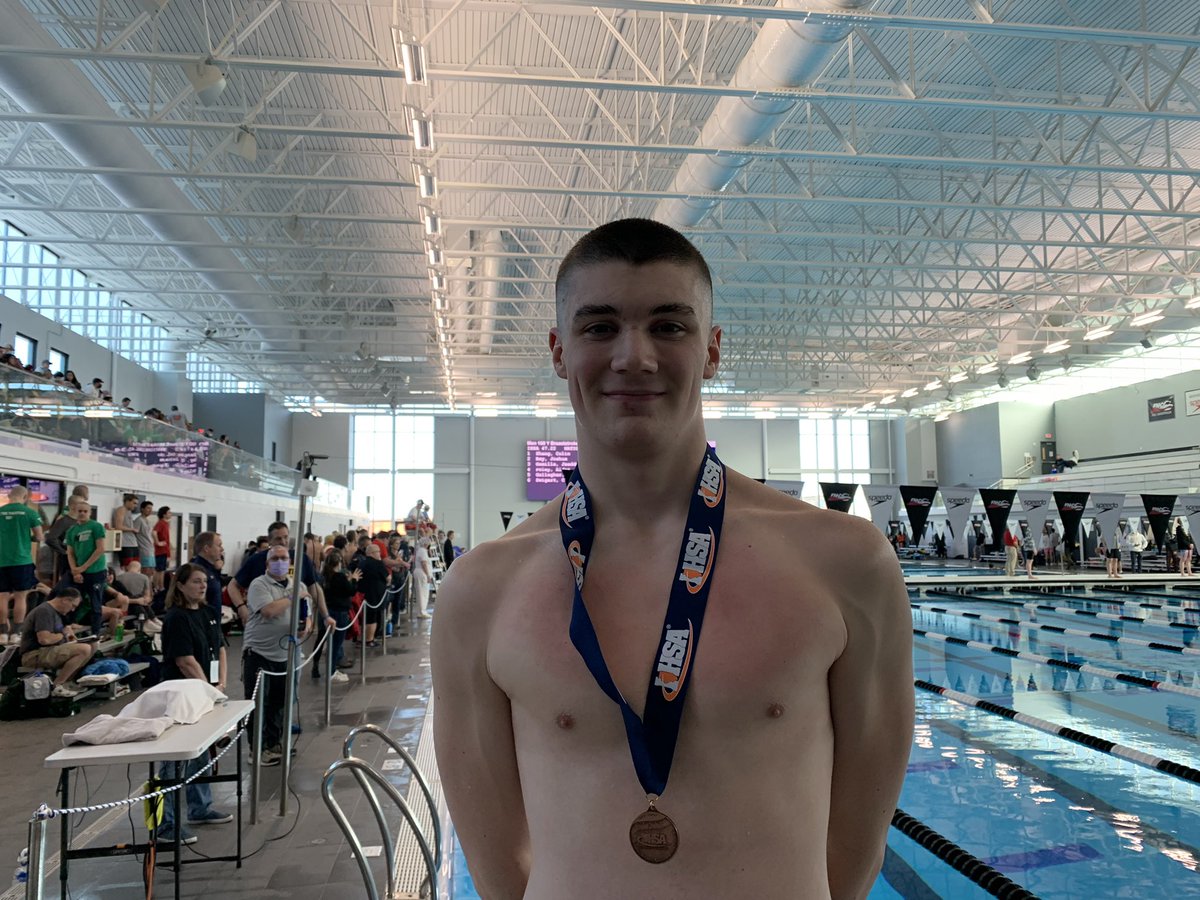 Boys Swimming &amp; Diving earns 32 points to finish 12 Place overall at the #IHSAKits STATE FINALS!!!