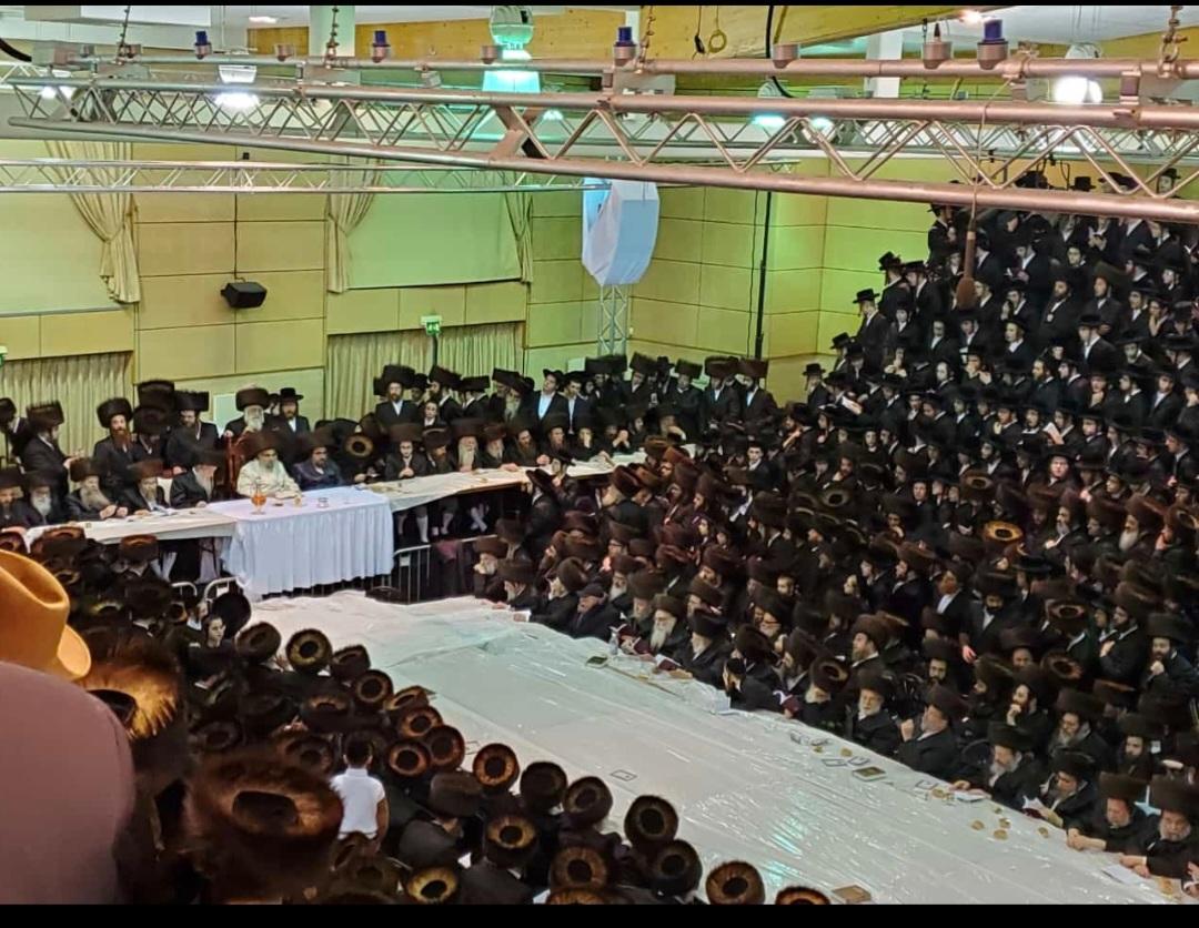 SatmarMCR's tweet photo. שלש סעודות https://t.co/vvTMynJJXn