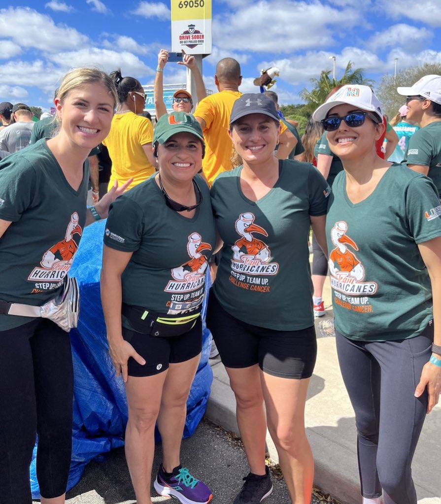 Latinamd's tweet photo. Proud to run this morning with the best #researchteam around @SylvesterCancer #dolphincancerchallenge #TeamLung #lcsm @TackleCancer @JaimeMerchan10 @JTrentMDPhD @GlopesMd https://t.co/sk8dyF3pQI