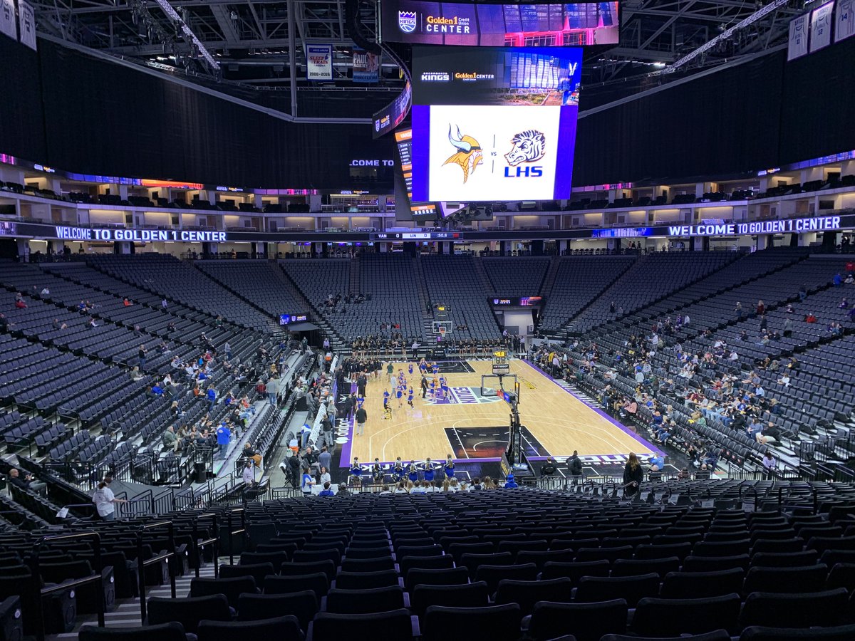calstarssac's tweet photo. @Golden1Center is an incredible venue to watch HS sectional Championships. @cifsjs https://t.co/lV8sjvYuE6