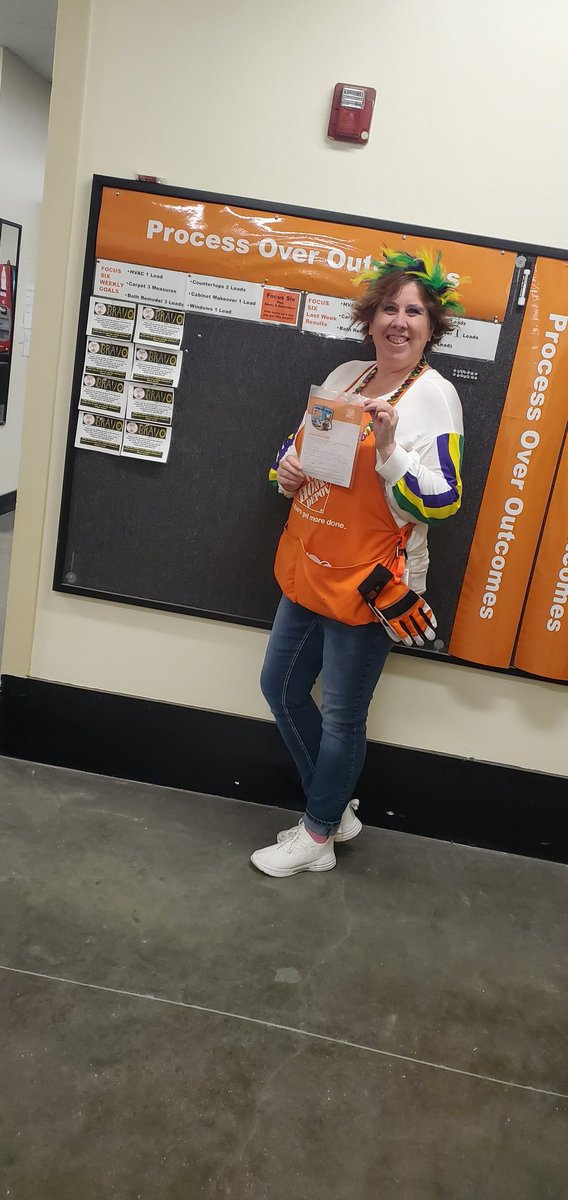 Celebrating the Vets and Welcoming some New Orange Blood #ThankYouandWelcome #Team386
<a href="/rjwoutdoors/">Ron Weatherhead</a> <a href="/CkDucre0411/">Claudia K. Ducre</a> <a href="/Felicia081281/">Felicia Smith</a> <a href="/StevenHauptman1/">Steven Hauptmann</a> <a href="/ChrisDurand_HD/">Chris Durand</a>