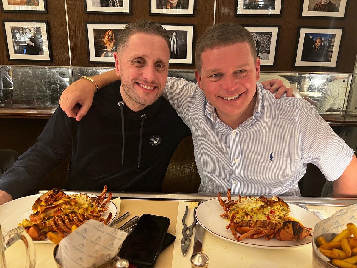 BUSAPAR3's tweet photo. Food that is 🐠out of this world 🌍 #food tonight! #london 🇬🇧 #jsheekey #fish #fishfood #lobster #oysters #scallops 🤩 https://t.co/B1C9PhL3vd