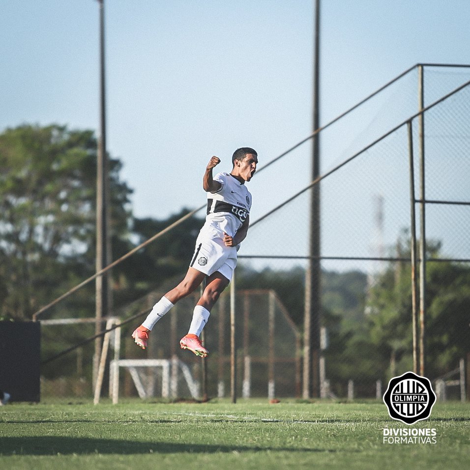 FormativasO's tweet photo. 🔳 #OlimpiaLIVE | #Apertura2022.

➡️ #Sub19 | Fecha 3.

📋 ¡Finalizó el encuentro con victoria franjeada!

⚽️ Alan Wlk (3) y César Olmedo. 

➖ #Olimpia (4-0) Libertad

#OlimpiaNuncaPara ⚪⚫⚪ https://t.co/NQAuor8YnF