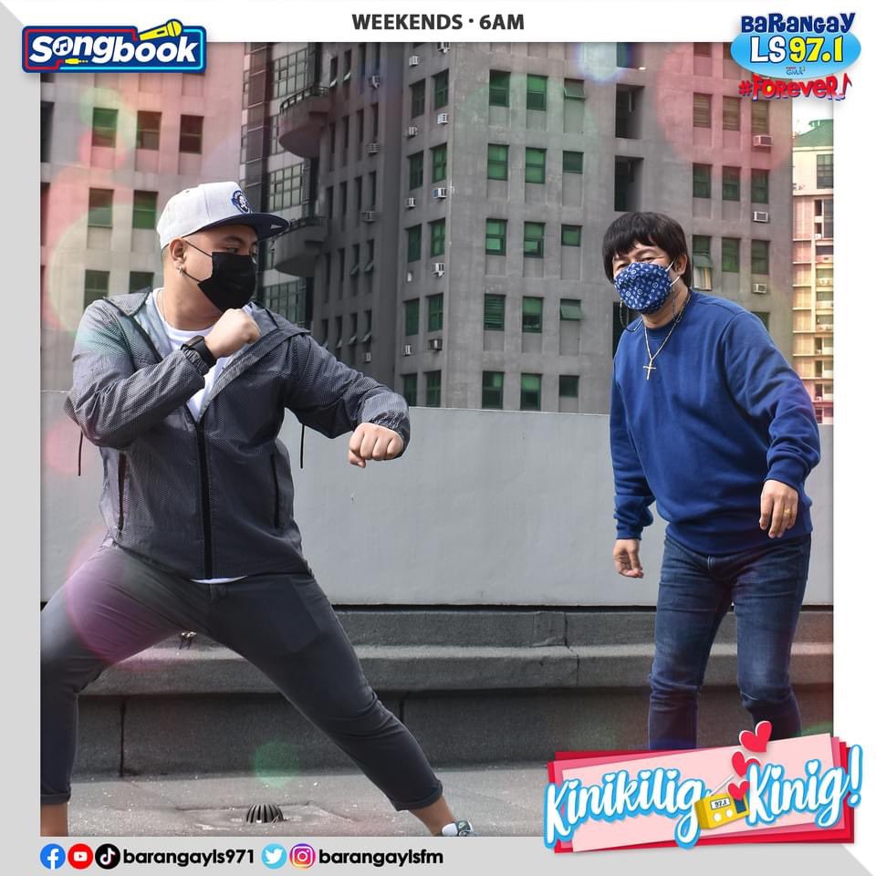 Sing a song this Sunday with Papa Ding at Janna Chu Chu sa #Songbook! Hanap. Reserve. Enjoy! 🎶

1. Click mo ito para magHANAP ng kanta: ➡ bit.ly/BarangayLSsong…
2. I-comment mo and number at title para magpa-RESERVE

Listen LIVE: bit.ly/BarangayLS971L…