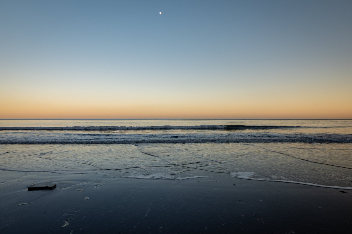 Evening light on the coast

#landscapephotography #seascapes #Yorkshire #sunset #SonyAlpha