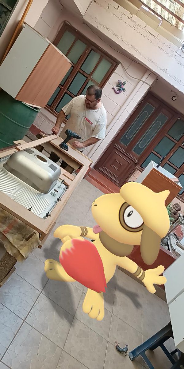 ArchiStark21's tweet photo. #PokemonGOTour aquí ganándose el pan de cada día 😎
#PokemonGO #Carpinteria #Smeargle #Niantic #MexicoCity #Pokemon https://t.co/0EvsRRlgqF
