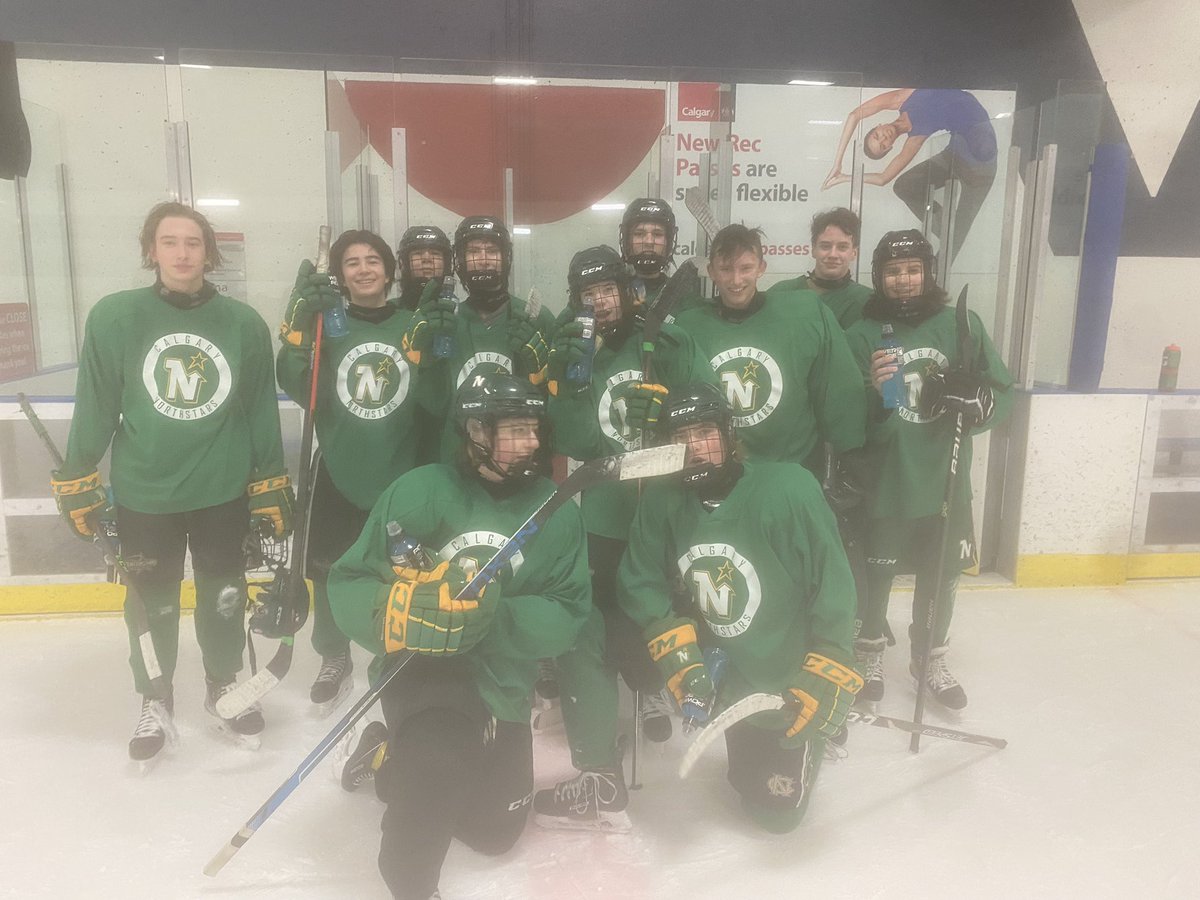 Team Green upsets the Apple cart winning a super competitive Gato Cup At the Friday afternoon skate. Team Yellow had won the last 8. Team Captains Paquette and Andrew drafted and led team green in the 22-15 win

#GatoCup
#NorthstarsU15AAA
#hardwork&gt;talent