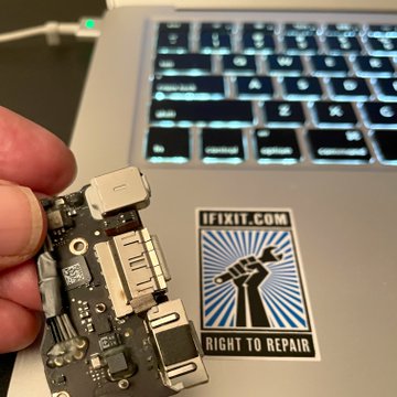 farago's tweet photo. Repair More and Waste Less! #FixitFeb ๐ง
Thank you @iFixit we have green light again!
You have extended the utility of my 2012 MacBook Air!
New I/O board delivered in 48 hours - repair 15 min
#RightToRepair
https://t.co/tTfrCWLdD5 https://t.co/iaxlxFMxyK