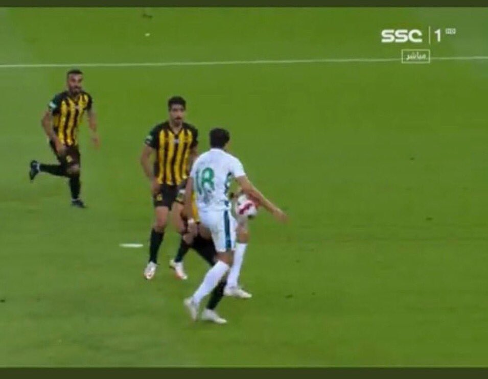 #الدفع_الرباعي

هدف غير صحيح لمسة يد
وضربة جزاء لحمد الله لم تحتسب

الاتحاد ينحر تحكيمياً 
حسبنا الله ونعم الوكيل