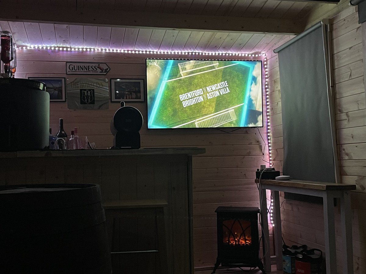 What’s better than <a href="/BBCMOTD/">Match of the Day</a> when the toon have won?? #thehowayinn #nufc