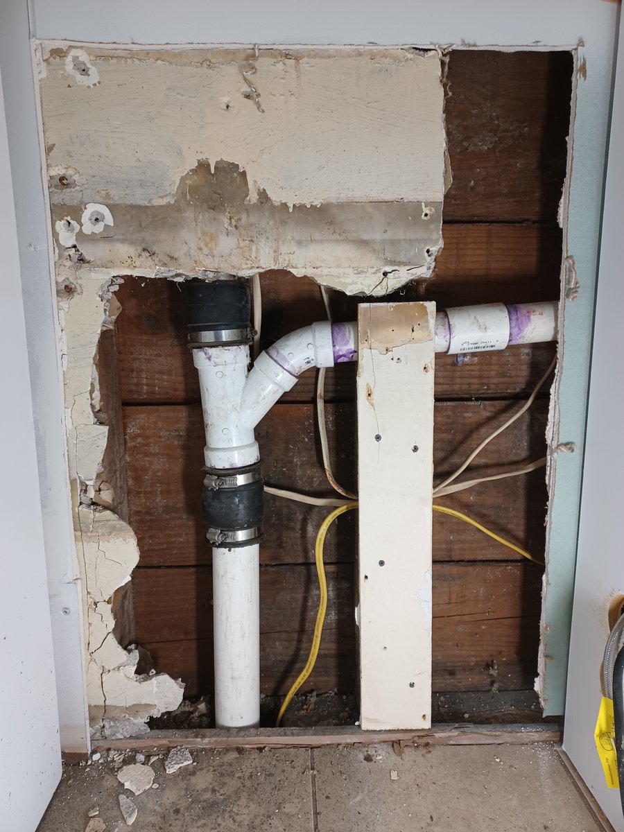 nalramli's tweet photo. Quick emergency project to replace broken iron pipe with a new PVC one.

#homeimprovement #plumbing https://t.co/WNrOamEcSq