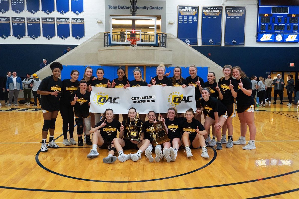 BW_wbasketball's tweet photo. 𝐨𝐧𝐞 𝐭𝐞𝐚𝐦, 𝐨𝐧𝐞 𝐟𝐚𝐦𝐢𝐥𝐲, 𝐨𝐧𝐞 𝐥𝐨𝐯𝐞 💛
#OneLove #D3Hoops https://t.co/GBYrinya0y