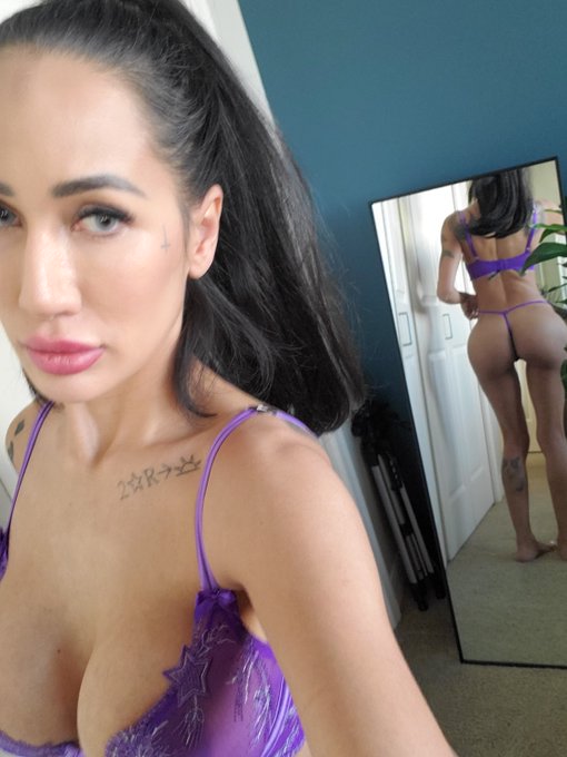 Let me be your distraction tonight!  https://t.co/rWt4grEmVF https://t.co/zuXHKCeKZi<a href="/tag/mvsales"class="tags"><span>#mvsales</span></a>