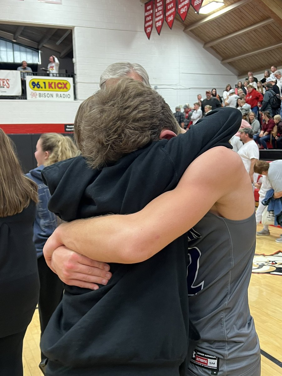 MollyLadwig5's tweet photo. What a week… that makes 2 headed to state🥇@Luke_Ladwig https://t.co/10E4yznBXH