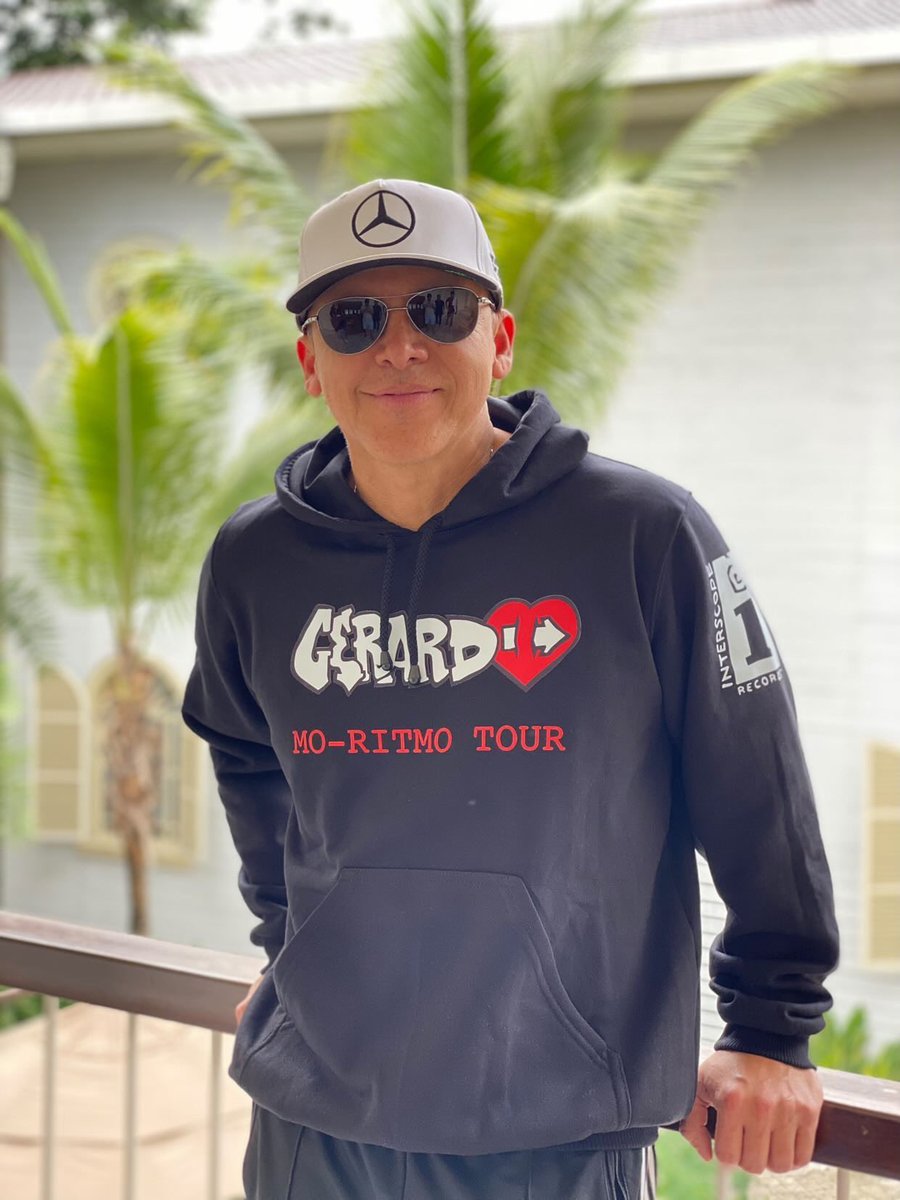 soyricosuave's tweet photo. Solo los de la vieja escuela aprecian este hoodie. Ambato nos vemos mañana!!! #carnavaltime #ricosuave https://t.co/inIlqkd1rt