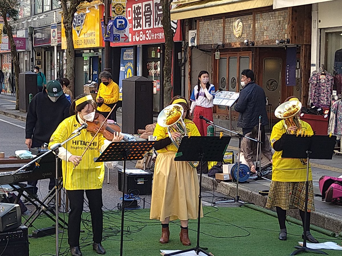 OleReysol's tweet photo. 只今演奏中🎻📯
#柏まちかどライブDAY 
#音楽の街対決
#ENYthing
#チームそれいゆ https://t.co/udFJ9V4oAY