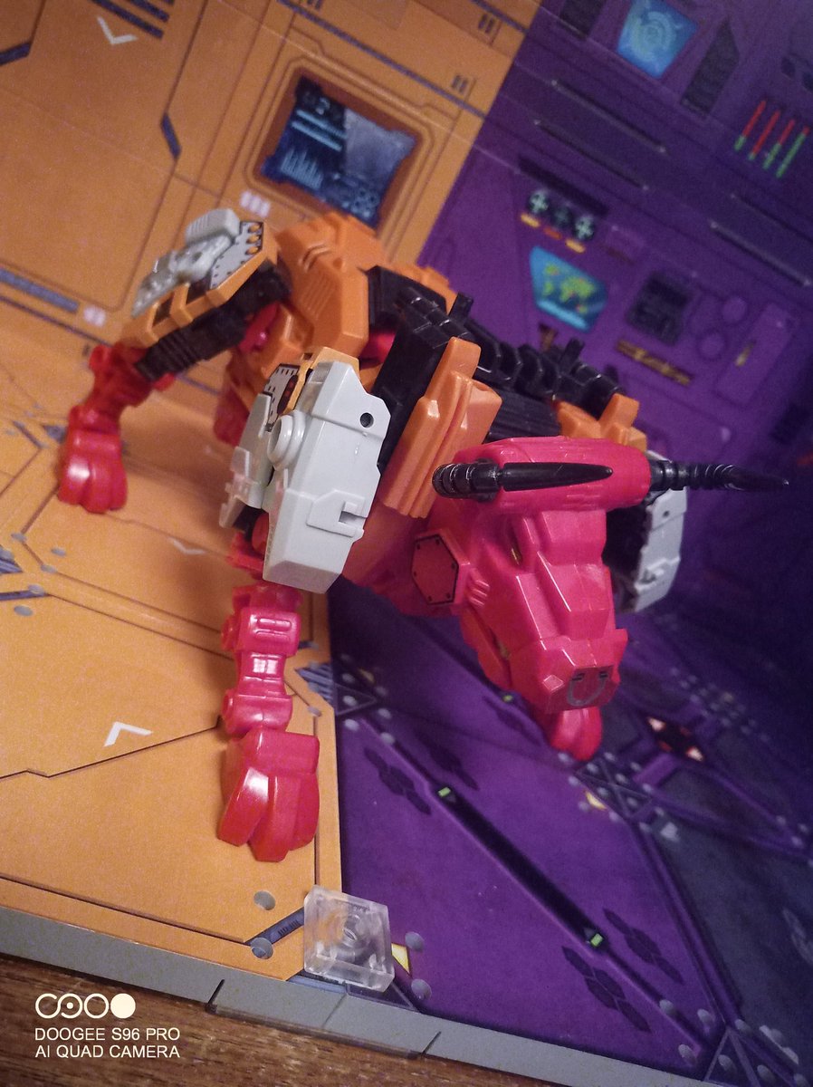 Kureigu8's tweet image. Bull altmode not bad either. #Transformers #Bull #Altmode #Predacon #Tantrum
