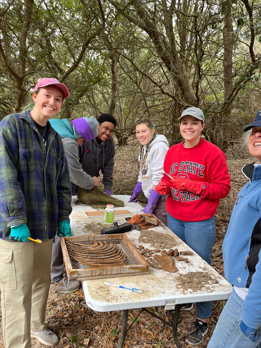 jmstrickland01's tweet photo. Had an awesome day exhuming a common dolphin and a spotted dolphin @ Bonehenge Whale Center! Such a great experience! #CMAST https://t.co/GErMF3UKNg