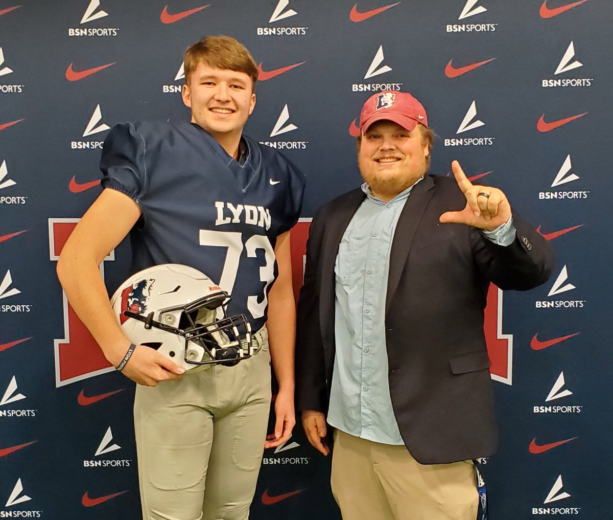 ntfryer's tweet photo. Had a great Senior Day visit with @_Lyon_Football! Thank you @LyonHBC, @coach_grinde, and @coachcalpowell for the hospitality. I am honored to have received an offer to continue my academic and athletic career! #LyonWay @mcvey_todd @CoachKaliefM
@Tompkins_OL @othsfalconfb https://t.co/gbTvxnxUCb