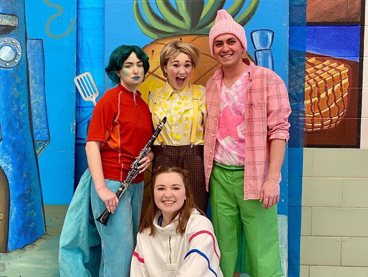 SHSTheatre's tweet photo. BIKINI BOTTOM BRUNCH✔️🌊
We had the BEST DAY EVER meeting some of our biggest SpongeBob fans at our Bikini Bottom Brunch! We played games, sang our favorite theme song, met many characters, &amp; so much more! Make sure to come see Bikini Bottom at our three shows March 25th-27th! https://t.co/I1hivKQK9Y
