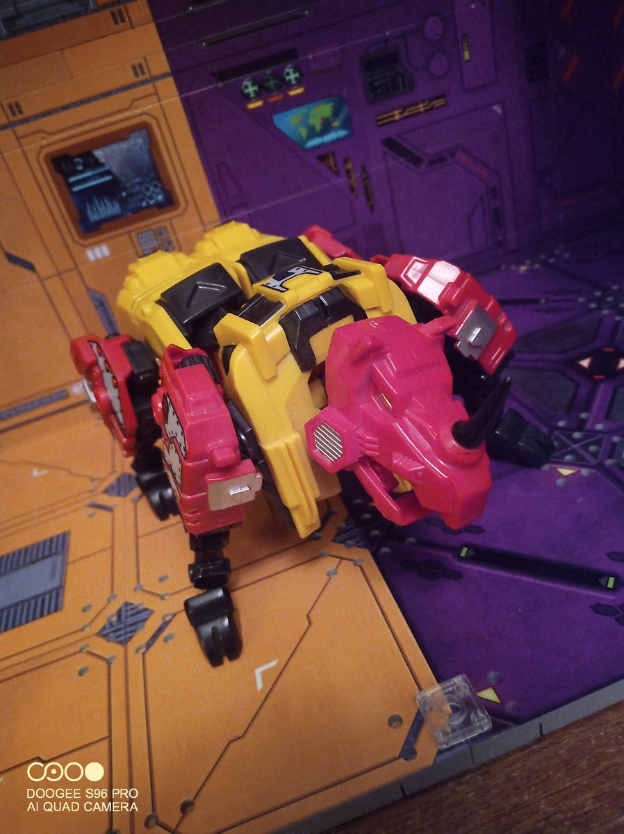 Kureigu8's tweet image. Rhino altmode #Transformers #transformation #Altmode #Rhino #Headstrong