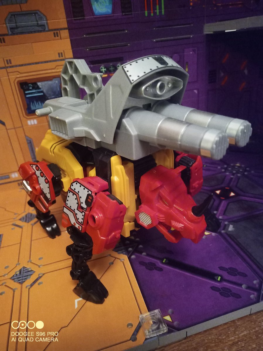 Kureigu8's tweet image. Rhino altmode #Transformers #transformation #Altmode #Rhino #Headstrong