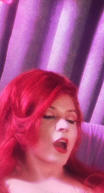 Smile, everyone&rsquo;s watching https://t.co/7PR7cwdZ4Y<a href="/tag/newprofilepic"class="tags"><span>#newprofilepic</span></a>