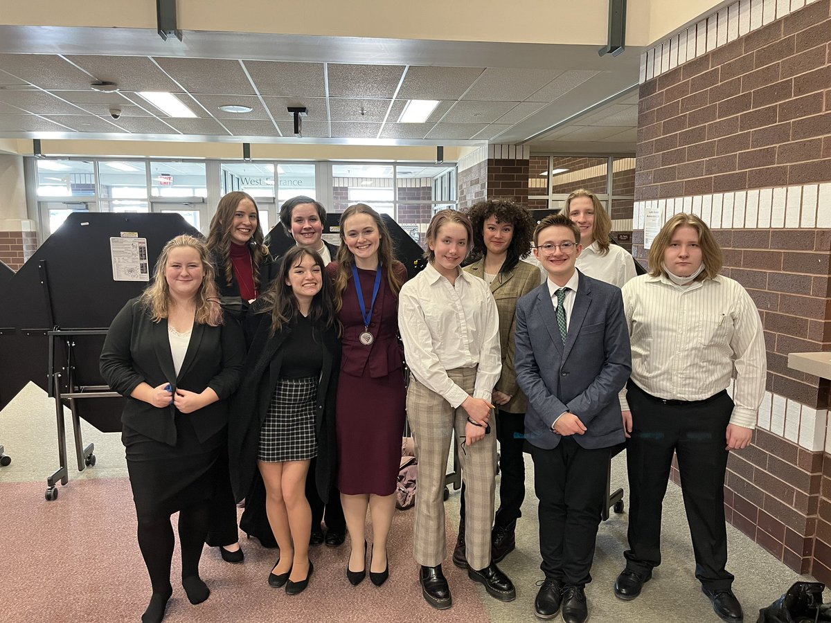 speechdebate192's tweet photo. We had so much fun at the Star Tribune Eastview Lightening Tournament! It was an awesome chance to challenge ourselves. There are over 1,000 competitors!! Ashlyn managed to break into finals in the Championship league and took 5th place out of 40 competitors!! @tigerfarmington https://t.co/4GwGnlYvH9