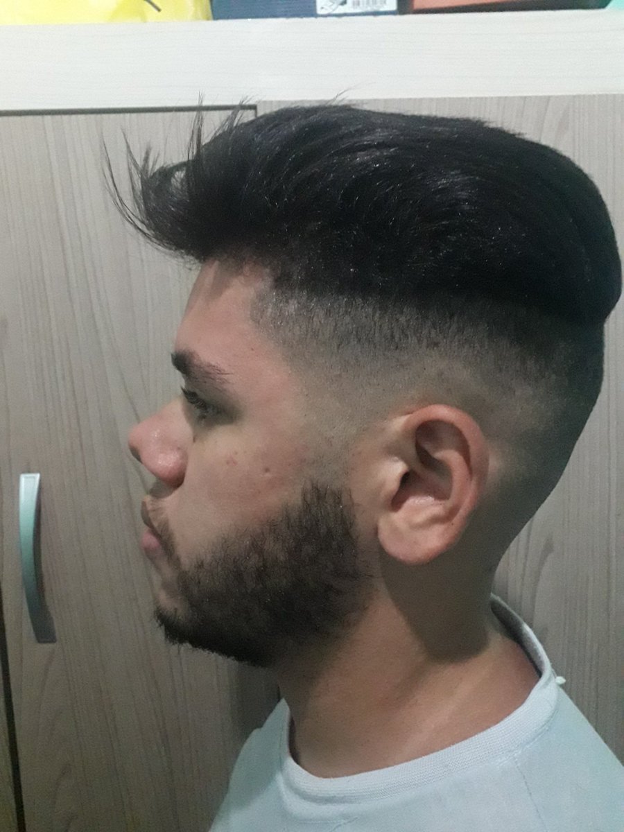 Marcos100Reus's tweet photo. Não sei vcs mas esse corte ficou zica! 💈✨🎆💥 #QuantoMaisVidaMelhor https://t.co/HBqFK6T4Zp