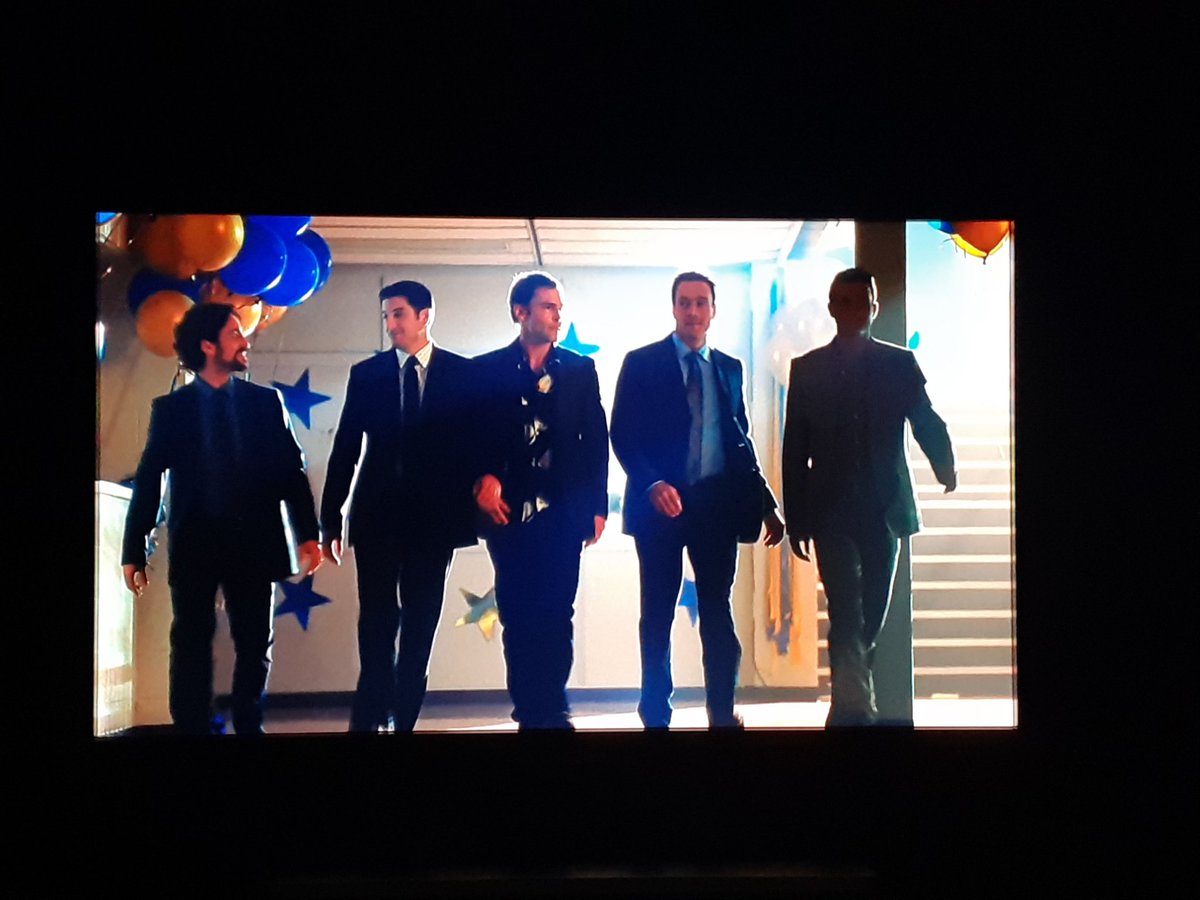 papaspababy's tweet photo. Appena finito di vedere #titanic proprio un bel film commovente sopratutto la parte prima della fine un po tragica ma #nospoiler https://t.co/yGx663Petk