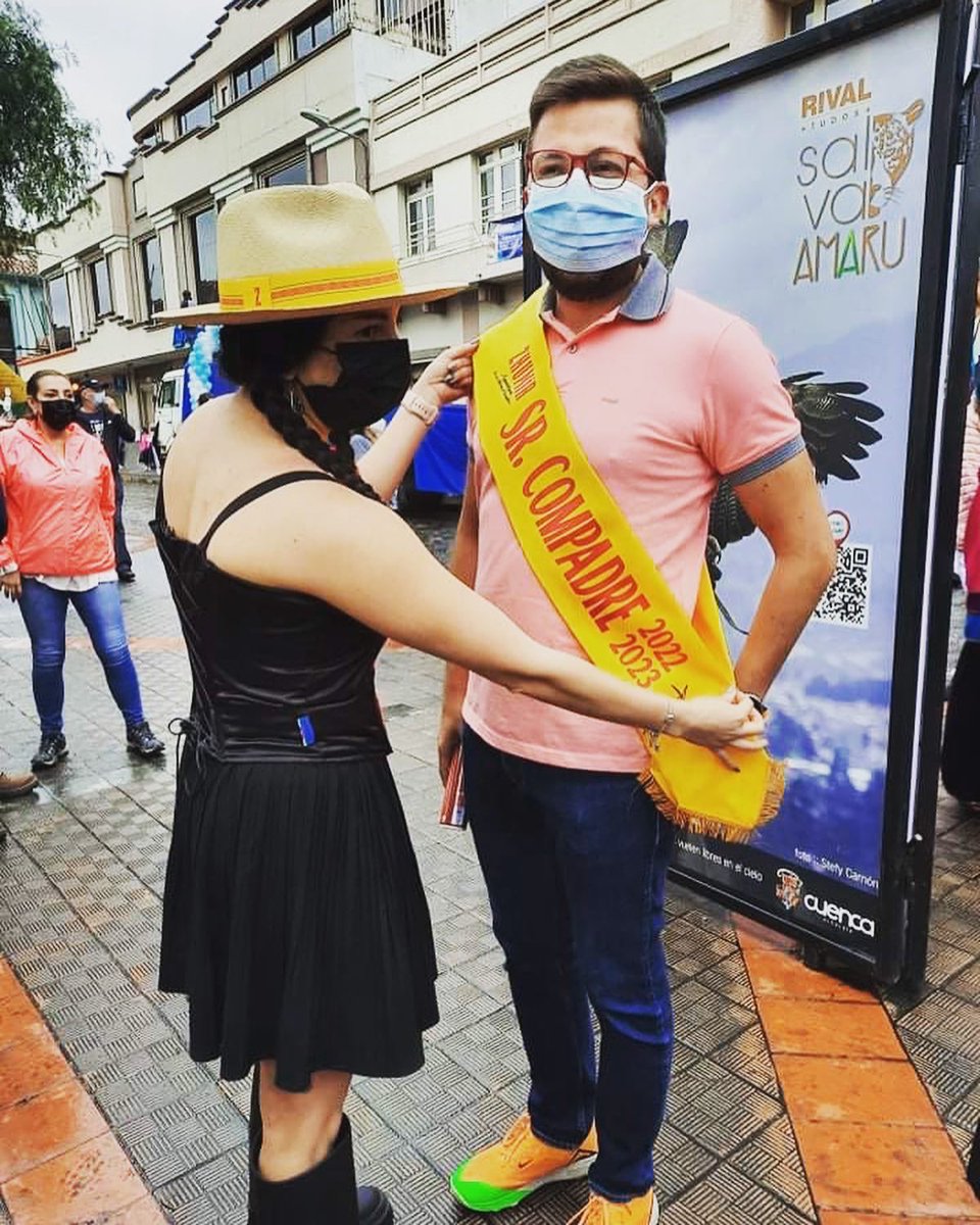nicolasrmunoz's tweet photo. Este es uno de los honores más grandes que he tenido en vida 🙌🏼🥲 ser nombrado #compadre del #carnaval de #Cuenca 💦 siempre orgulloso de mi cultura y tradiciones 💪🏼 esta es la época del año en la que más alegría se nota en 🇪🇨🙌🏼 https://t.co/lUigAky9MK