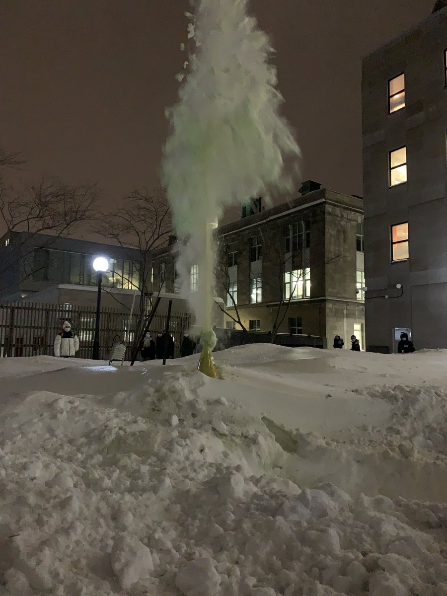 Our Winter Carnivale of Chemistry is in full swing!
We’re so grateful to those who are braving the cold, and we’re especially grateful that it’s only -4 Celsius!
We’ll be here until 10 pm, so you’ve still got time to come by- Otto Maass courtyard at McGill University 👍🏻 #NBMtl