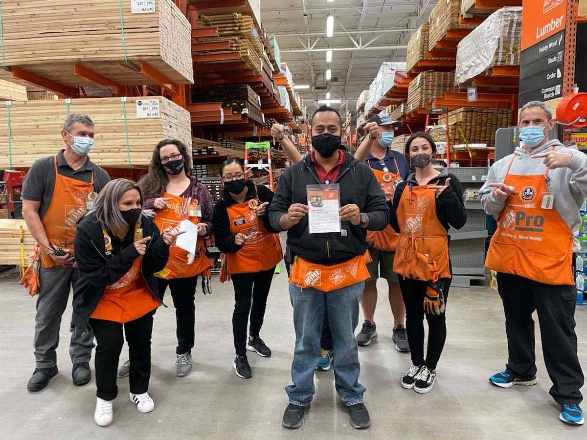 When you work with hard workers, you celebrate them! February has been an exciting and amazing month 🧡#0470 @THD470_Micaela @0470_ColinASDS <a href="/michael_fraioli/">Michael Fraioli</a> <a href="/AnnieH_HD/">Annie Hernandez</a> <a href="/JessicaR_THD/">Jessica Romero</a>