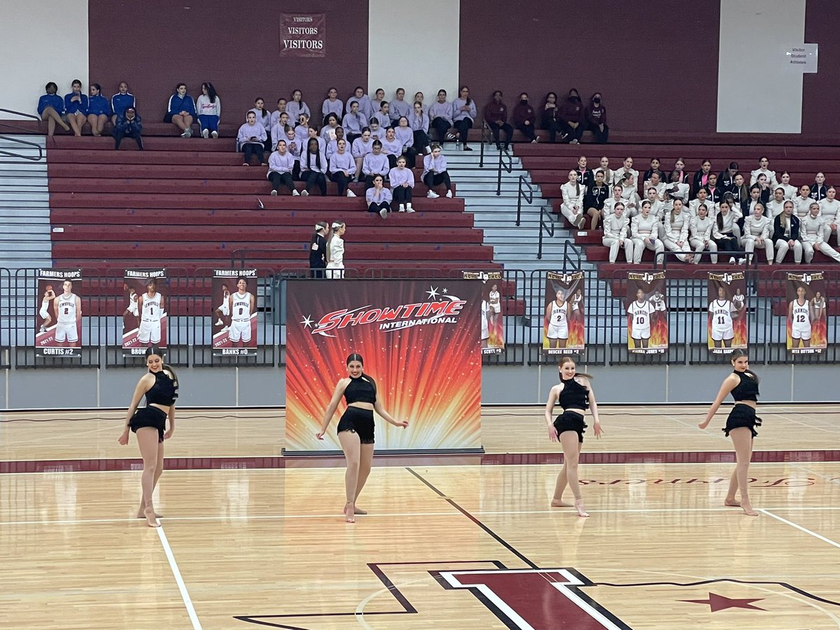 Beautiful dances by @EatonDance Officers! Good luck as your team closes out the Lewisville Competition. One more dance to go tonight. Waiting for Team Jazz. Good luck!