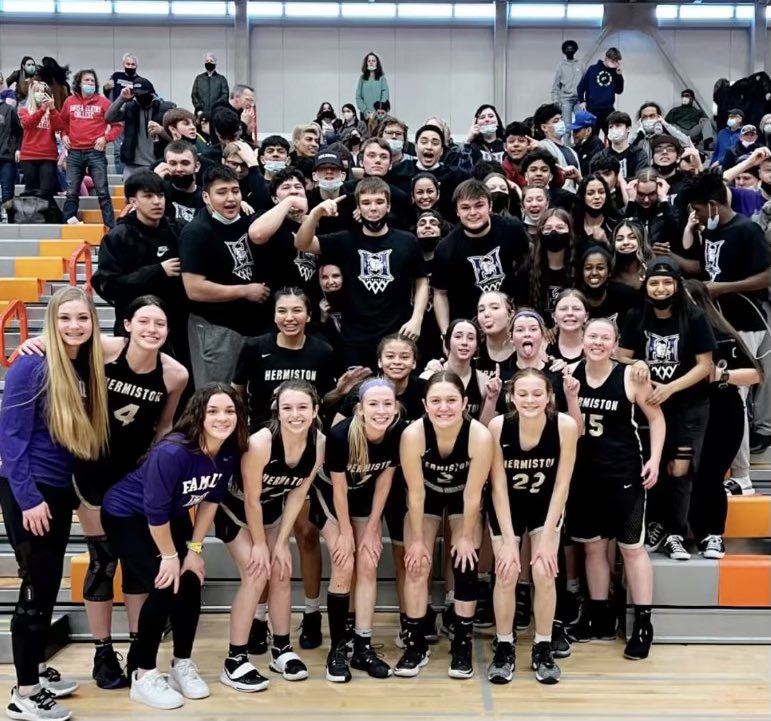 DAWG_athletics's tweet photo. Huge shout out to all the Kennel Crazies who made the trip to Everett!  Difference makers! https://t.co/GqLavP6iqK