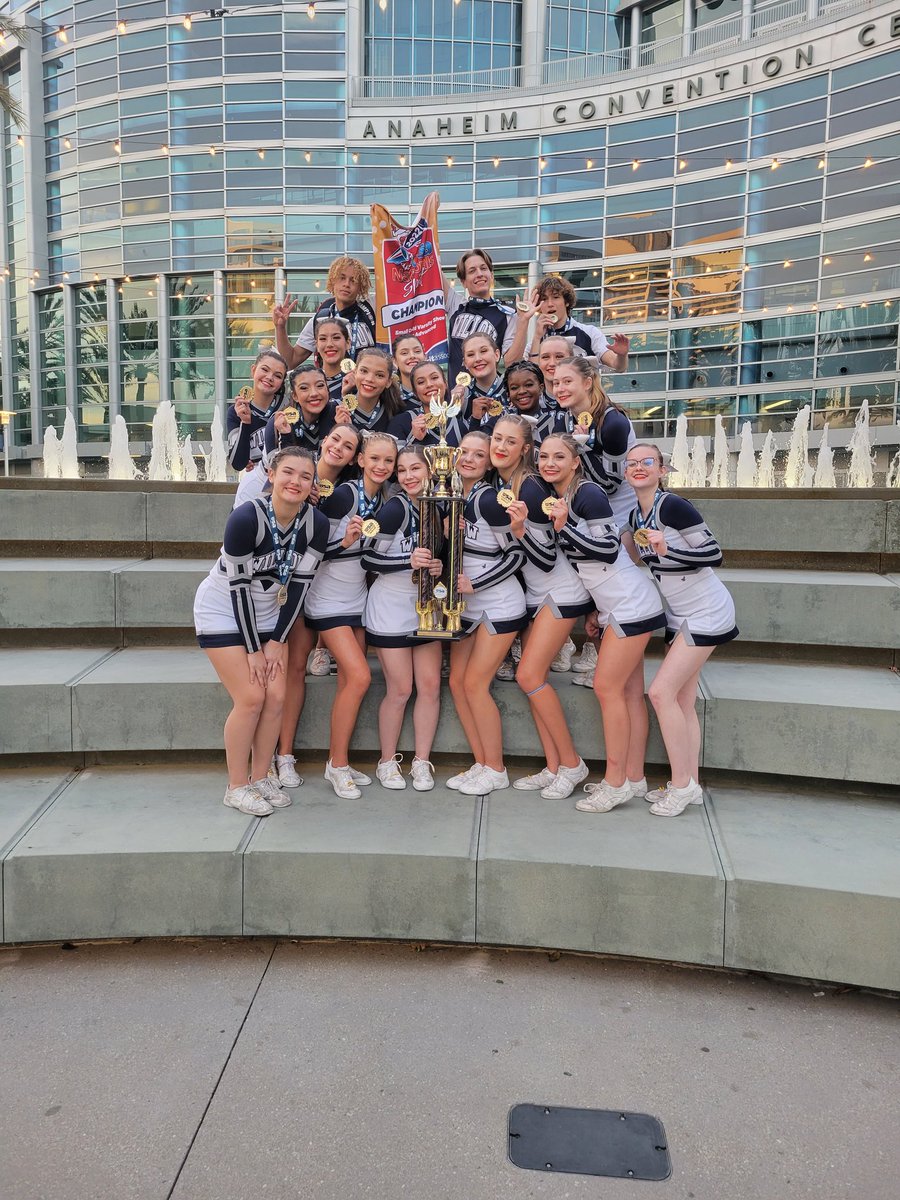 wchs_spiritline's tweet photo. Back to back Small COED Advanced USA National Champions baby!!! 💙💪🚾 @wccatathletics @DysartUSD https://t.co/TwZ4VYjb2O