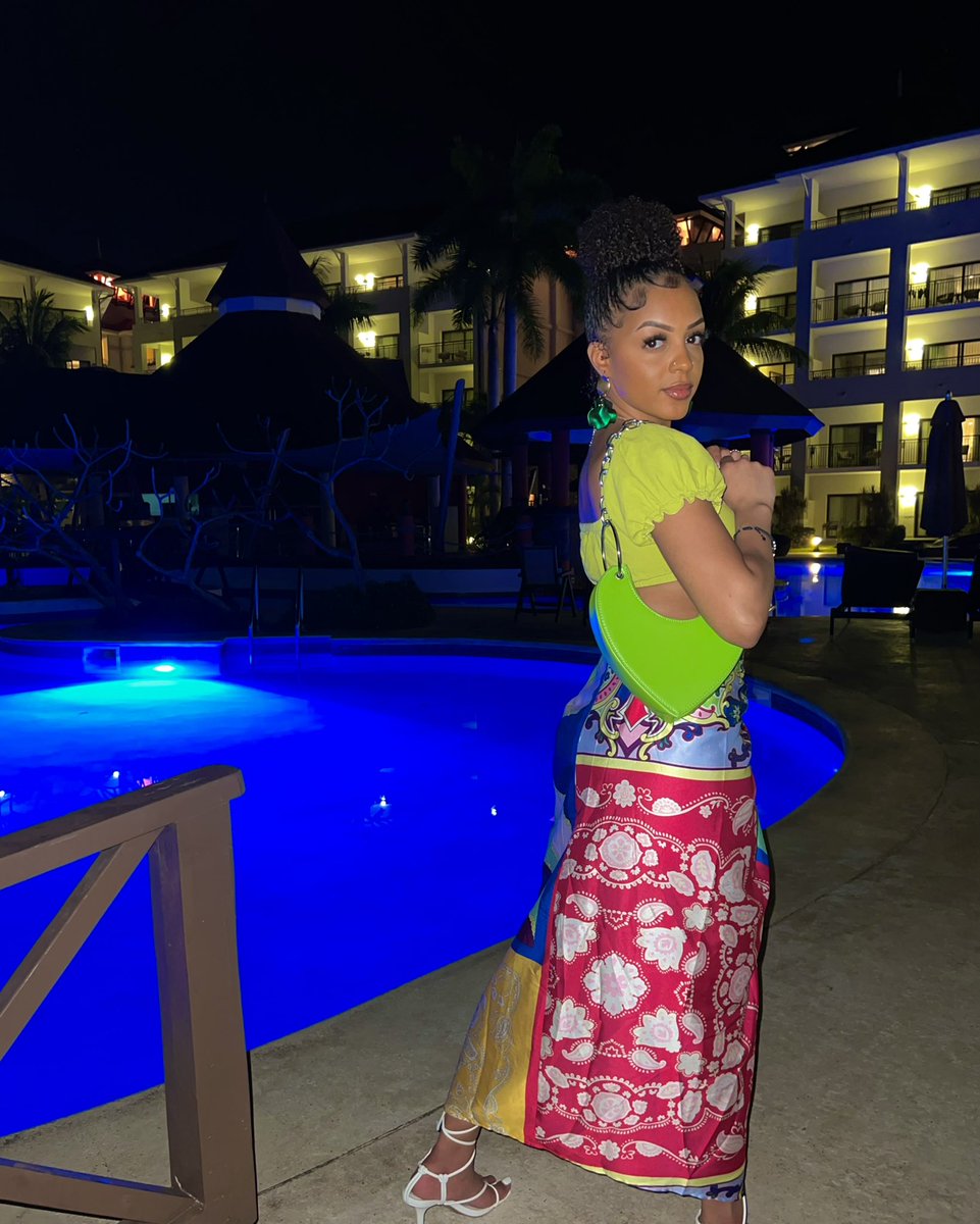 ricanbarbi_'s tweet image. Cheers to 24 ✨🥂 #Feb18th