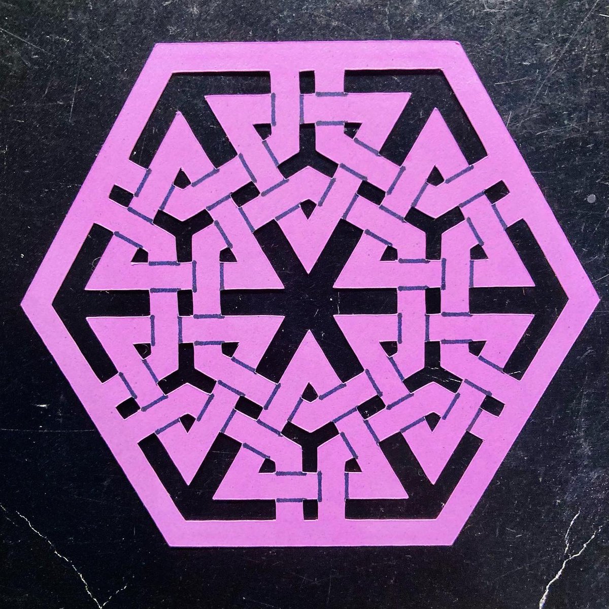 Another sample with the lattice feature. Plotted and cut on a Cricut. The feature is now available. You can find the documentation on the blog (I’m still working on it). #geometry #design #math #lattice #pattern #symmetry #lasercutting #weave #celticknot