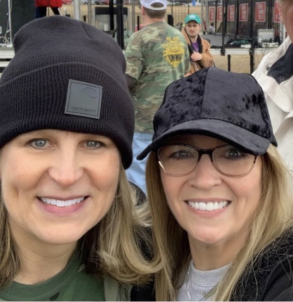 lisaward4senate's tweet photo. Rallying for #bamazon supporters today with @lizshuler and my peeps. Y’all gotta help me now. Let’s get these workers to mail in their “YES” ballots before 3/28. They deserve better. @AFLCIO @AlabamaAFLCIO @RWDSU https://t.co/VKPrTpAgI1