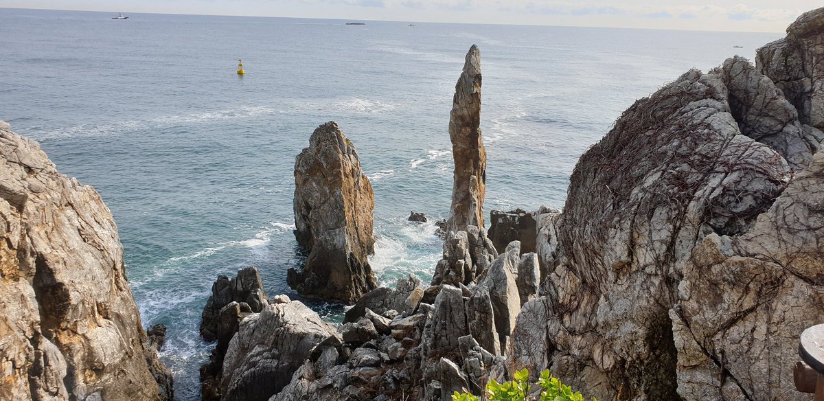 동해 

추암♡ 촛대바위♡ 바다♡