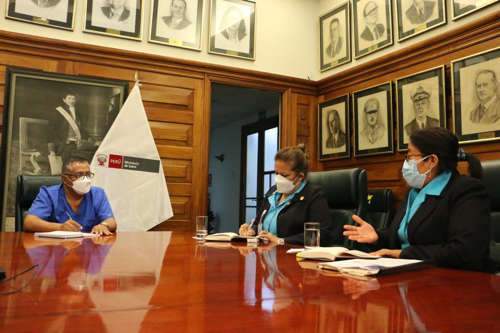 FEDEMINSAP2's tweet photo. #ATENCIÓN 👏
El CEN de la FEDEMINSAP fueron recibidas por el Ministro de Salud, Dr. Hernán Condori Machado, a fin de sostener una reunión de coordinación para absolver las problemáticas existentes que afectan los derechos laborales del profesional de enfermería. https://t.co/aTbl4Bry4O