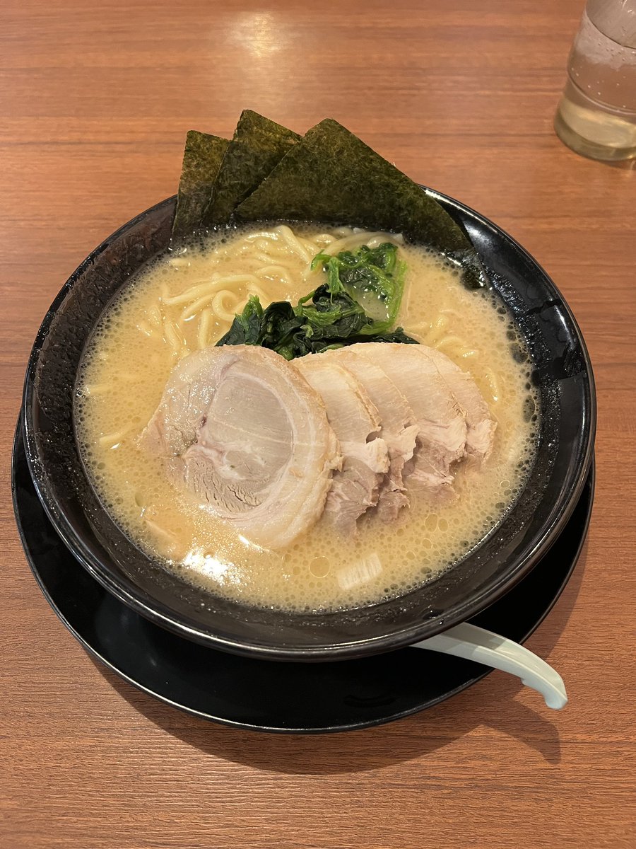 家系ラーメンだ😎

お腹いっぱい🤪 