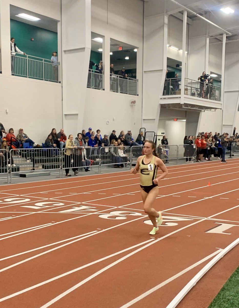 Jenna Ramsey wins the 5,000m with a new MIAA record in 16:57.20! #StingersUp